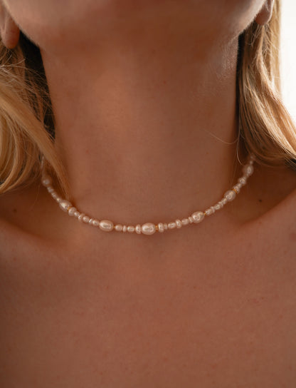 Classic Pearl Choker