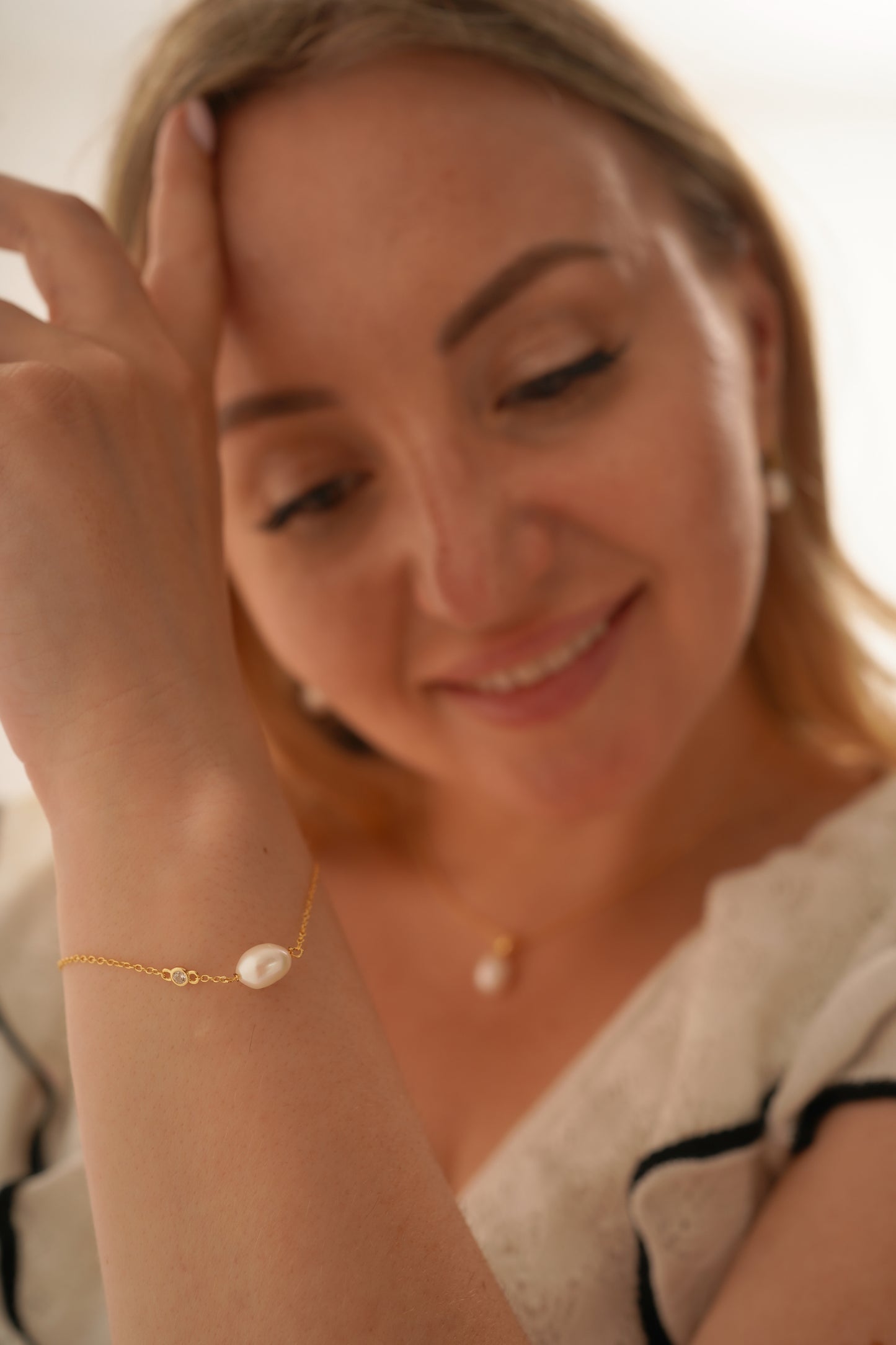 Golden Glow Pearl Bracelet