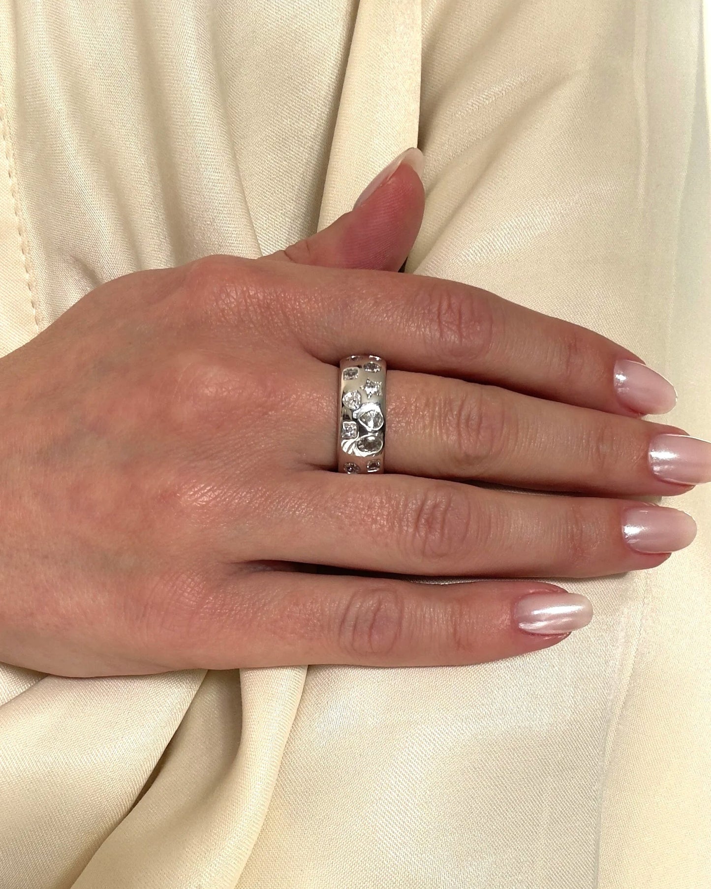 The Glimmer One Ring